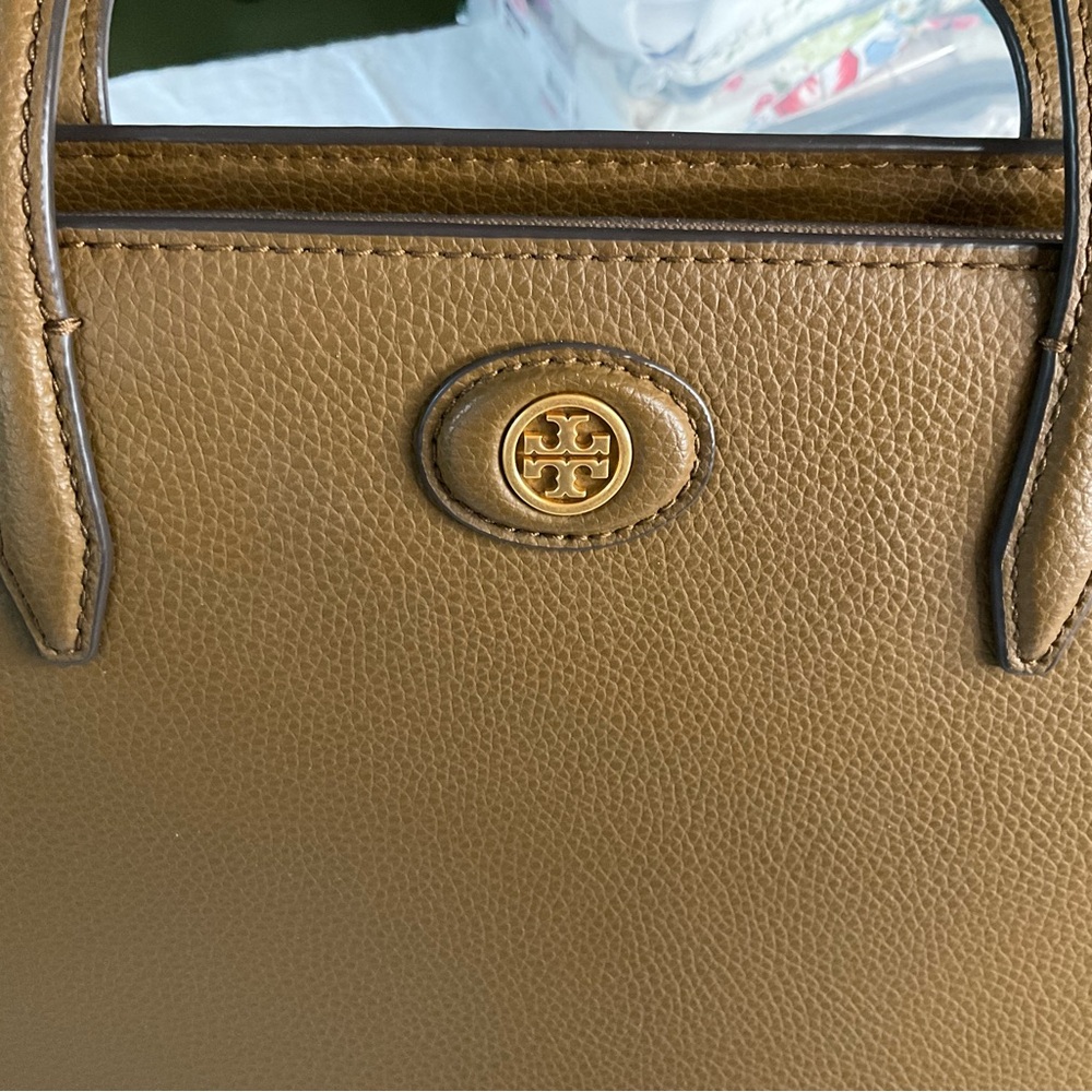 Tory Burch Robinson tan pebbled Leather Tote Bag - Picture 3 of 14
